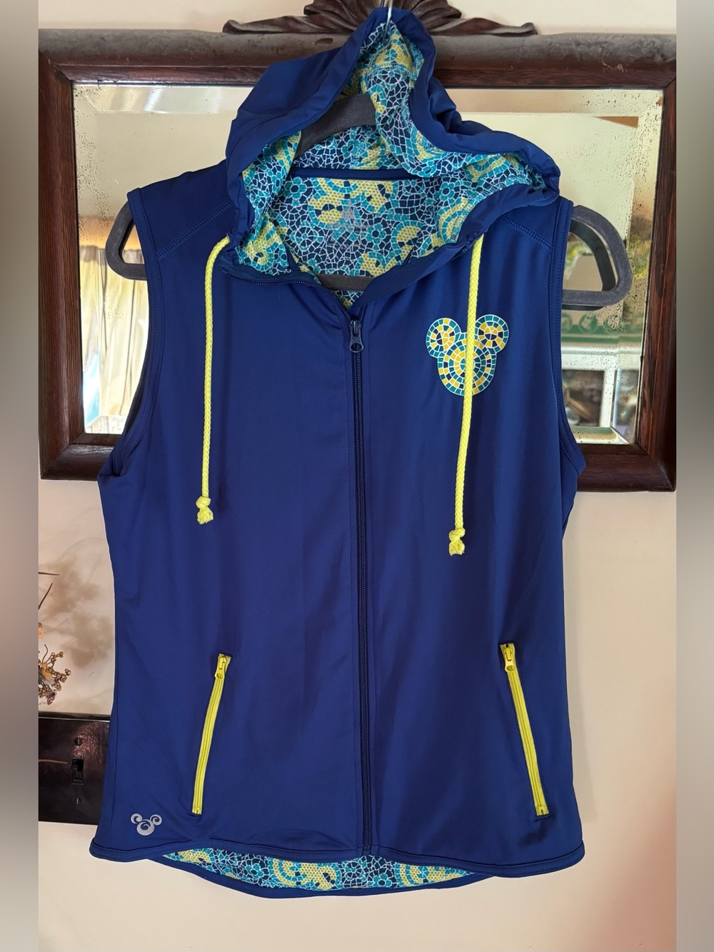 Disney Parks Mickey Mouse Mosaic Iconic Sleeveless Hoodie Vest Sz M Full Zip